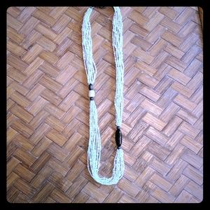 Cute white beaded necklace!!